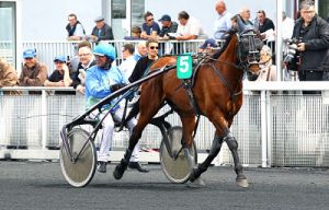 Scoop_061275_194_opt